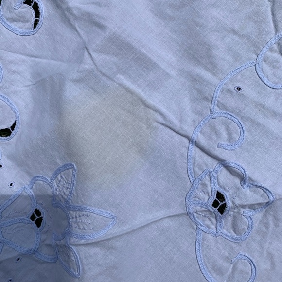 Table Cloths - Picture 2 of 6